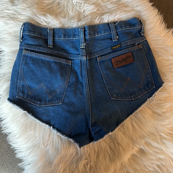 Wrangler Shorts - Cut offs - Picture 4 of 4